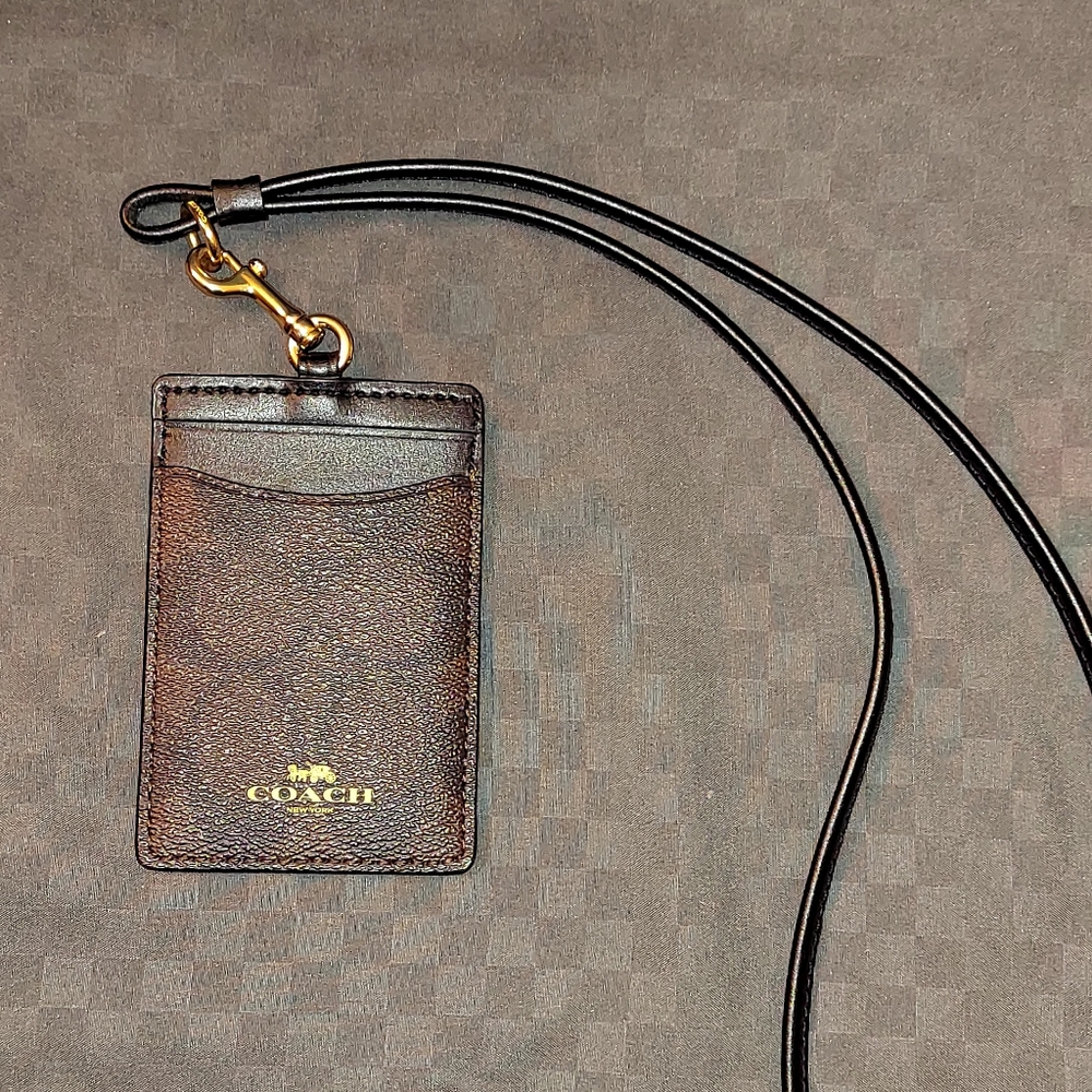 Coach I.D lanyard. Brown
